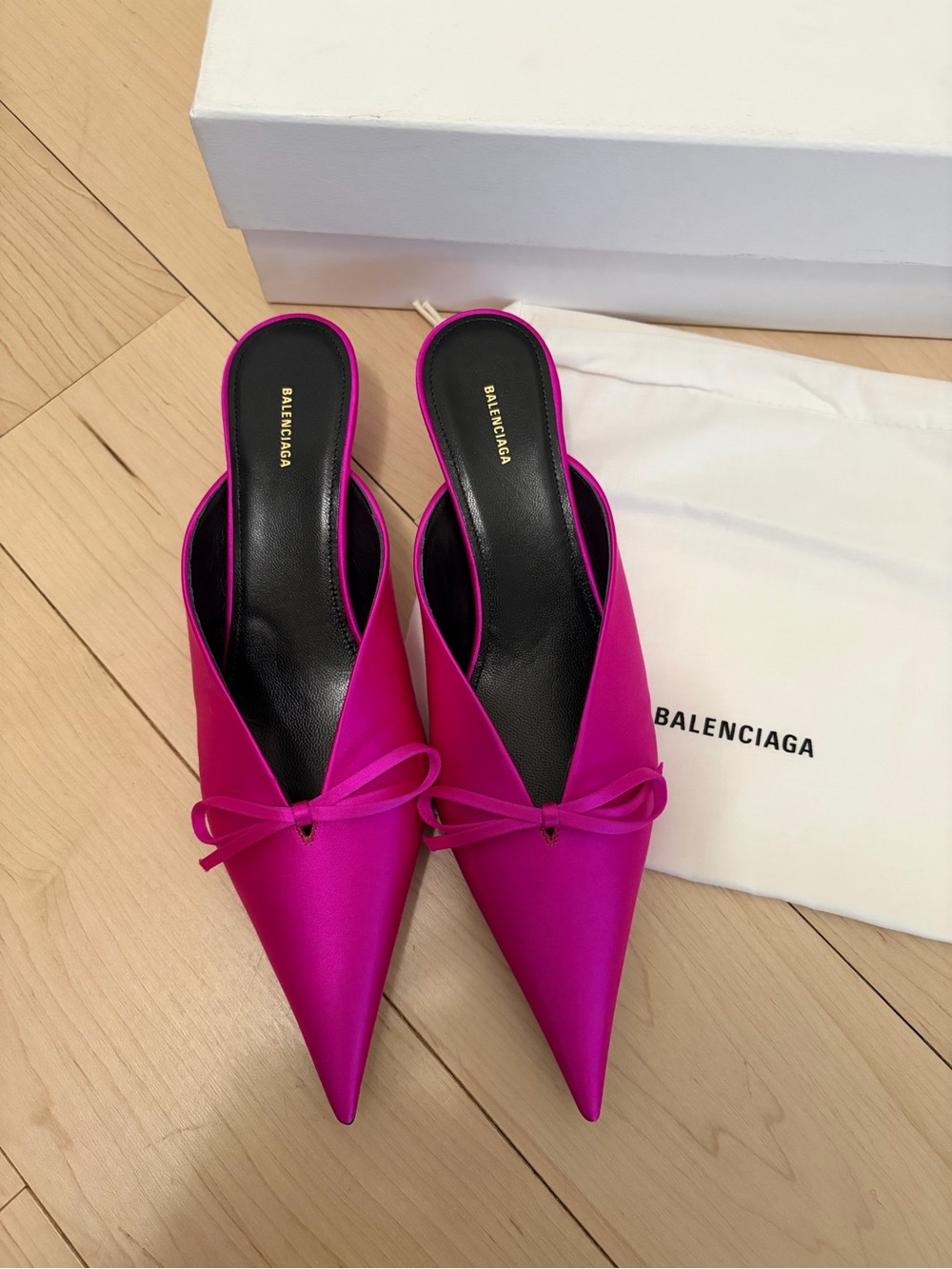Balenciaga Scarpa Satin Mules Rose Fuchsia Size 37 NWT Bow Pointed Toe $750